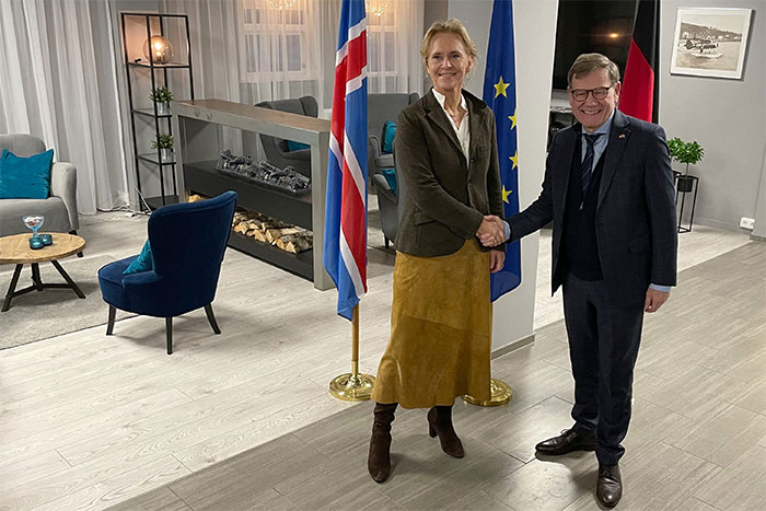 Германия хочет получать информацию о планах команды Трампа из первых рук