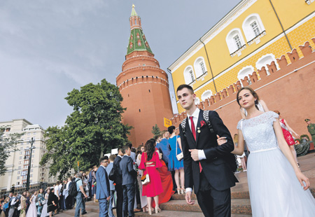 Фото недели. Выпускники попрощались со школьной жизнью