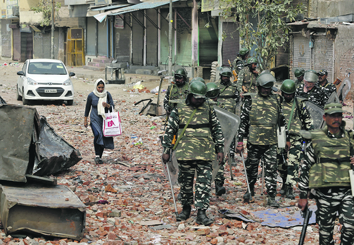 В ходе межобщинных распрей в Дели погибли 23 человека