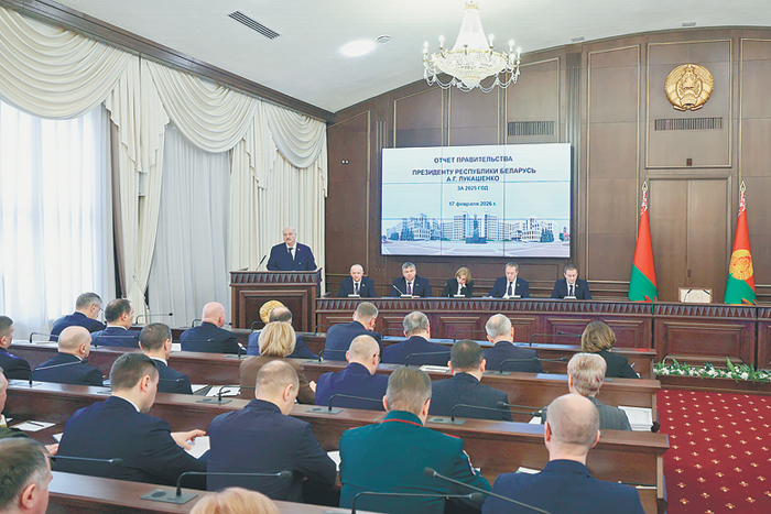 Лукашенко объяснил министрам, что люди не едят статистику