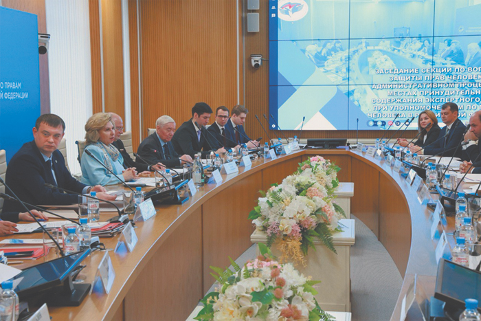 Люди "теряются" среди СИЗО, колоний и этапов