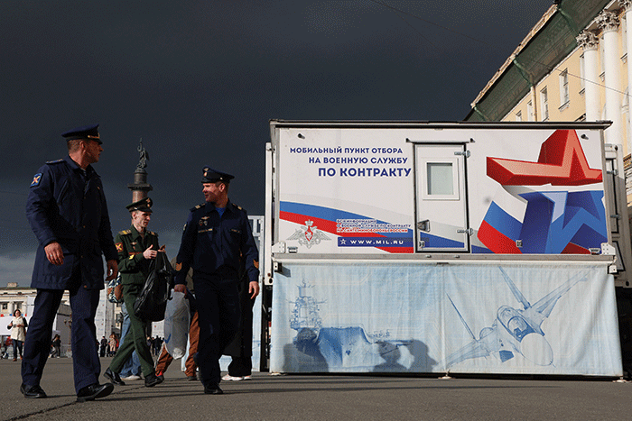 Верхний возрастной предел для военных контрактников отменен...