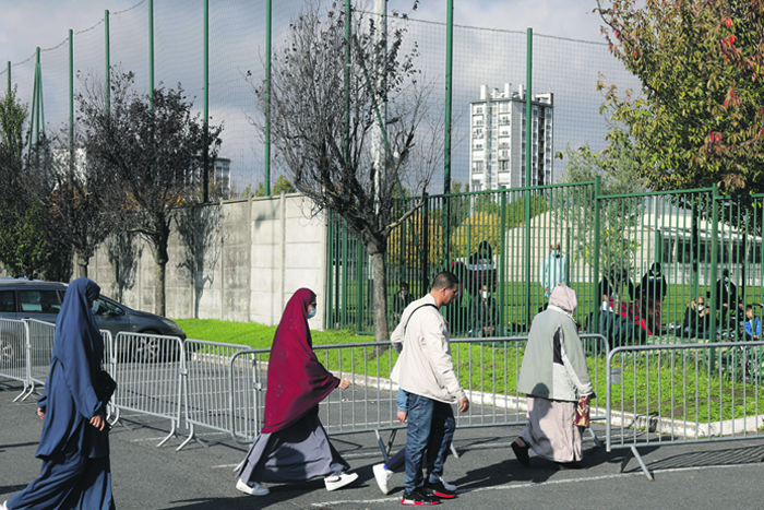 Франция примет закон о противодействии радикальному исламу