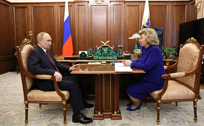 Путин уточняет обязанности российских омбудсменов...