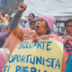 Нелюбимая перуанцами Дина Болуарте хочет удержаться в президентском кресле