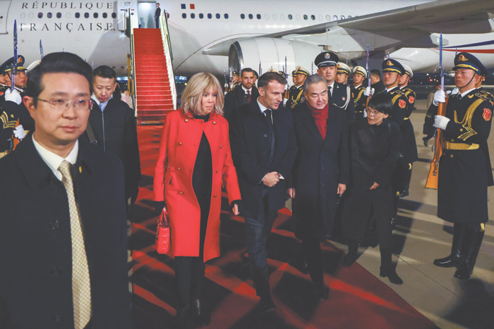 Макрон везет в Китай послание от ЕС