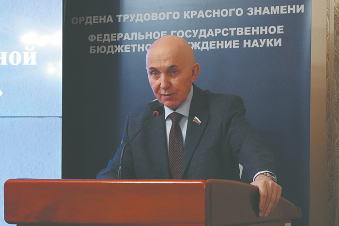 КПРФ готовит закон о прежнем Конституционном суде