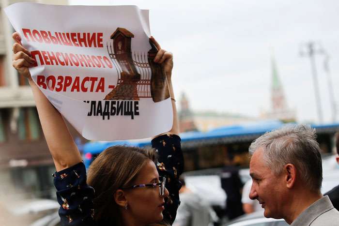 Почему государство вдруг оказалось в долгу у народа