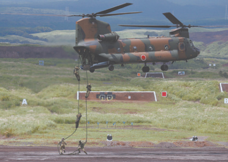 япония, премьер такаити, армия, впк, изменение конституции, экспорт оборонной продукции