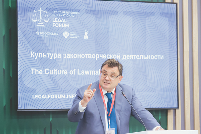 Адвокаты хотят закрыть для следствия процессуальные лазейки
