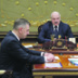 Лукашенко распорядился вооружить белорусов