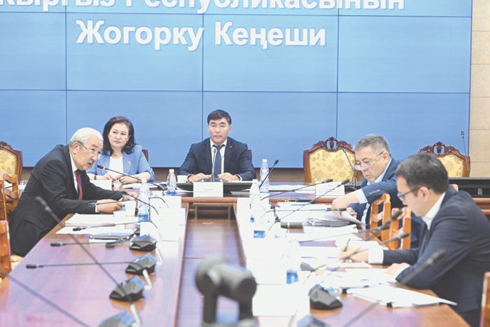 Железная дорога Китай–Киргизия–Узбекистан: кто в выигрыше?