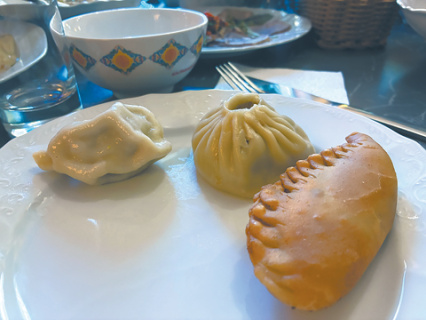 путешествие, калмыкия, национальная кухня, уникальная письменность, каллиграфия тодо бичг