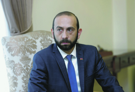 Армянский министр расскажет Лаврову о военной активности Азербайджана
