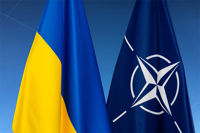 Украина может стать для НАТО тем же, чем Лукашенко – для России