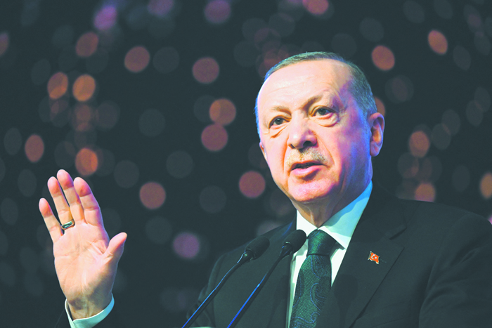 Рейтинг Эрдогана перешел на военное положение