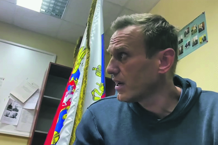 Оппозиция превращает Навального в символ противостояния с властью