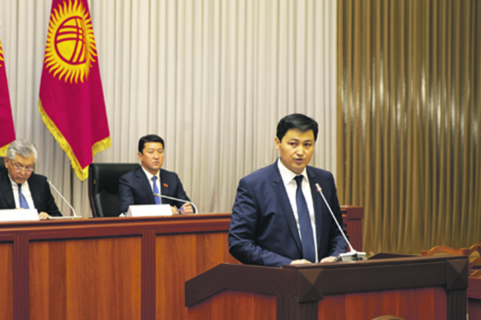 Главой правительства Киргизии стал Улукбек Марипов