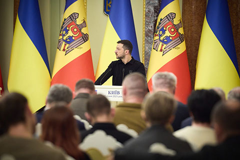 Придется ли Зеленскому отменять запрет на переговоры с Путиным