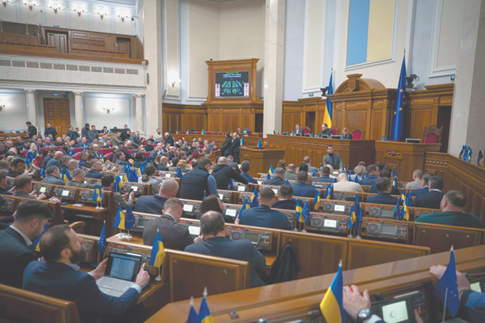 Украинцам приходится работать даже по праздникам