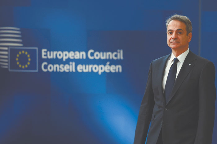 Греция выступила за закрытие соцсетей от детей и открытие Ормузского пролива