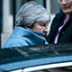 Пресса Британии возмущена "постыдным поведением" Терезы Мэй