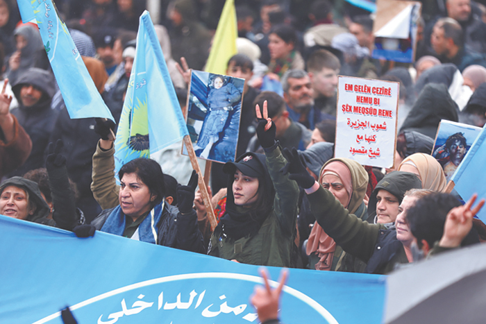 Из-под курдских отрядов выбивают сирийскую почву