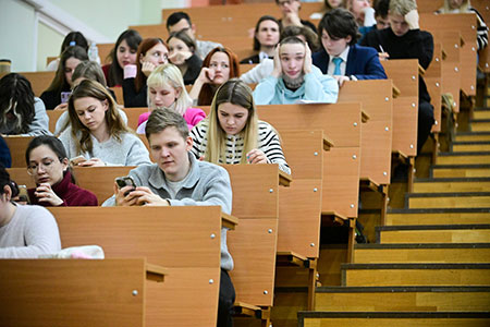Все больше россиян выбирают обучение в долг