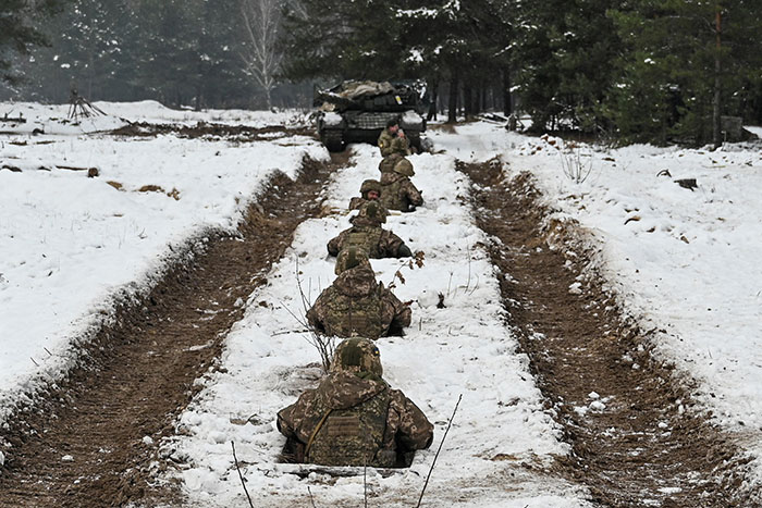Киев готовится к миру, усиливая войска на фронте