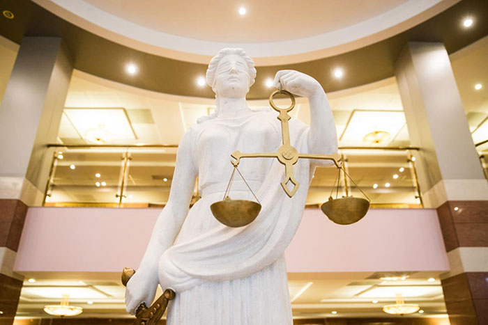 Адвокаты опасаются авторитаризма судей   