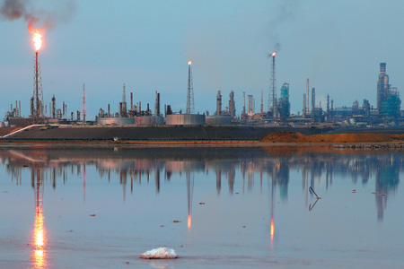Нефтяной коллапс в Венесуэле ударит по мировому рынку