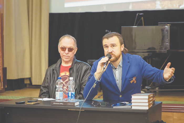Стоять одним средь немногих