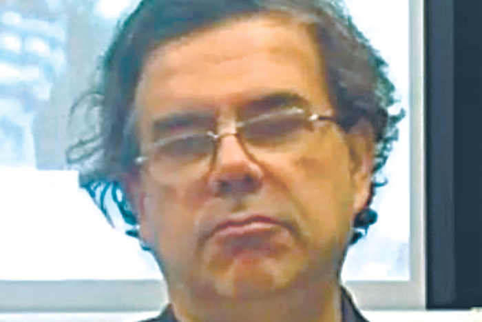 На восклицательных знаках