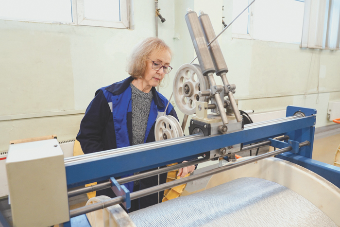 Работающие пенсионеры пытаются догнать неработающих 