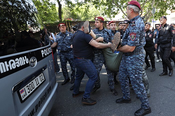 Противники Пашиняна показали свою слабость