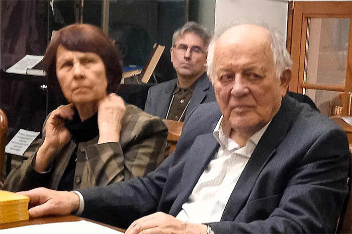 Нас много – мы с тобой вдвоем