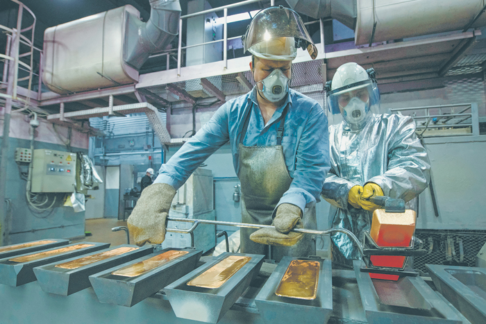 Взлет цен на золото, серебро и платину отражает ослабление доллара