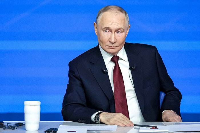 Путин готов к переговорам с Макроном по Украине...