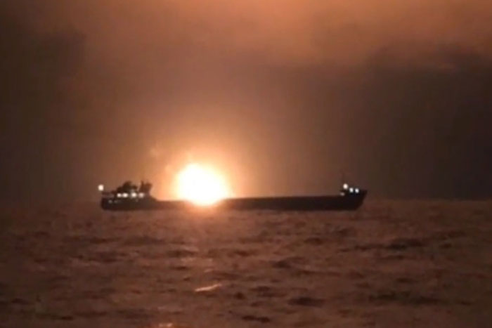 Пожар на танкерах в Черном море: Спасать, похоже, уже некого (+ВИДЕО)