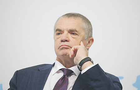 Украина хочет сделать из России супердолжника
