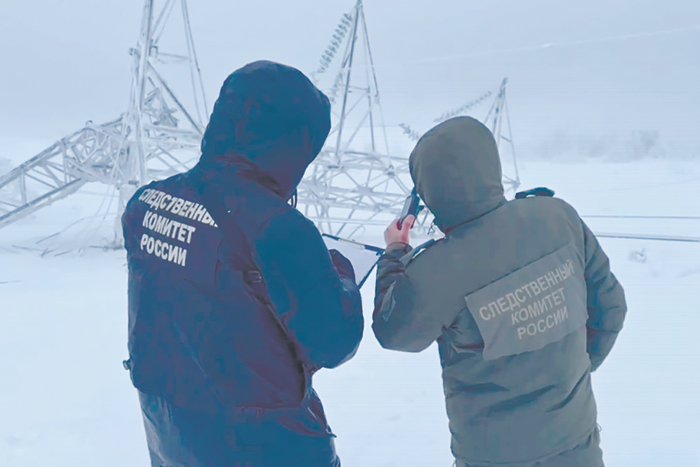 Аномальные снегопады и морозы в России ухудшают ситуацию с коммунальными сетями