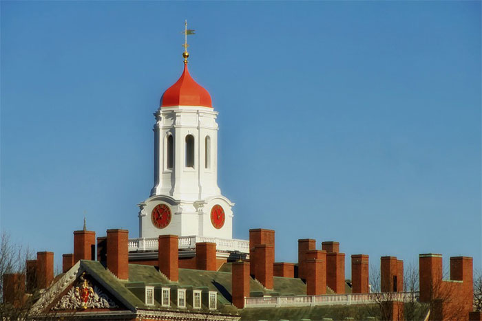 Гарвард остается королем университетов