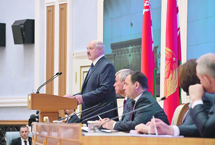 Лукашенко отказался от многовекторности в пользу России
