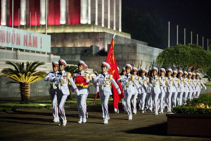 Вьетнам часовой. Chinese Honor Guard.