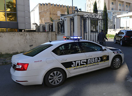 Грузинская полиция дала оппозиции добро на митинги...