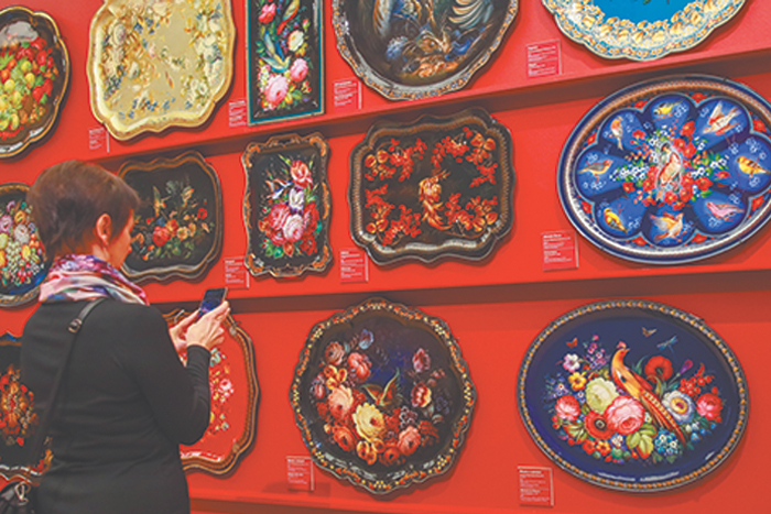  ВЫСТАВКА  "Жостово. Вызывающе красиво"