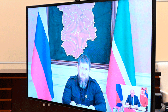 Путин опять желает главам регионов удач на выборах, думская кампания идет по краю правового поля