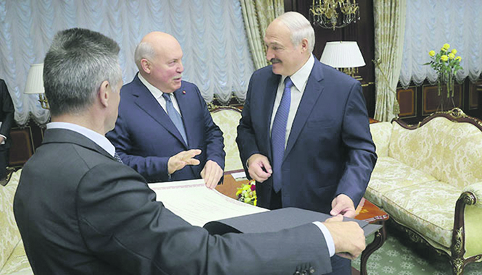 Лукашенко разрешает нарушать закон