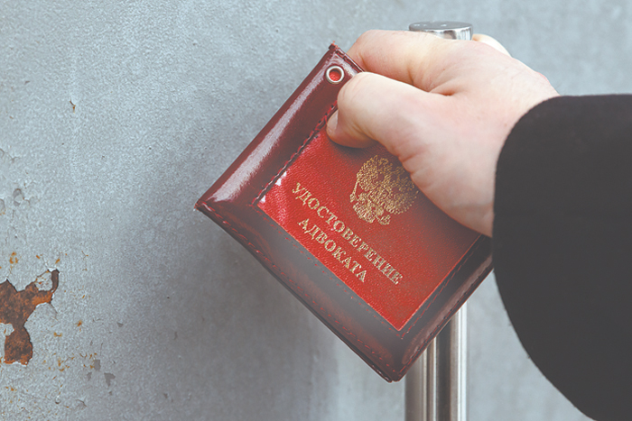 Депутаты предлагают пропустить адвокатов к приставам