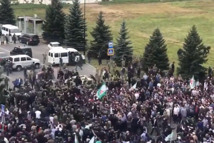 В Ингушетии акции протеста против передачи земель Чечне дошли до стрельбы [+ВИДЕО]